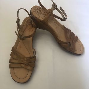 NWOT Dansko Wedge comfort Sandals sz 39 / 8 straps